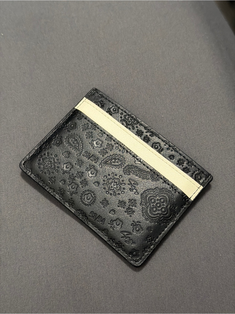 Sago studio card holder